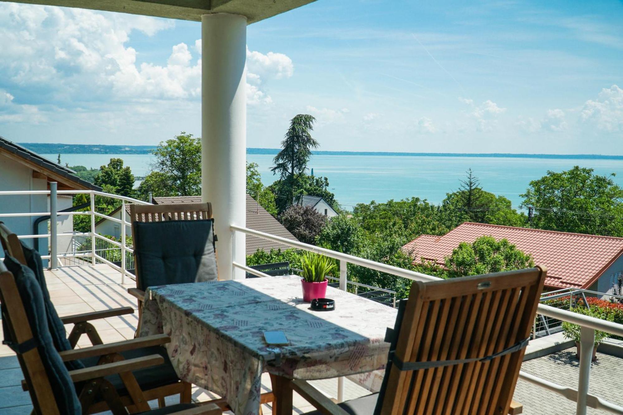 Fuegefa Apartman Balatonalmadi Exterior photo