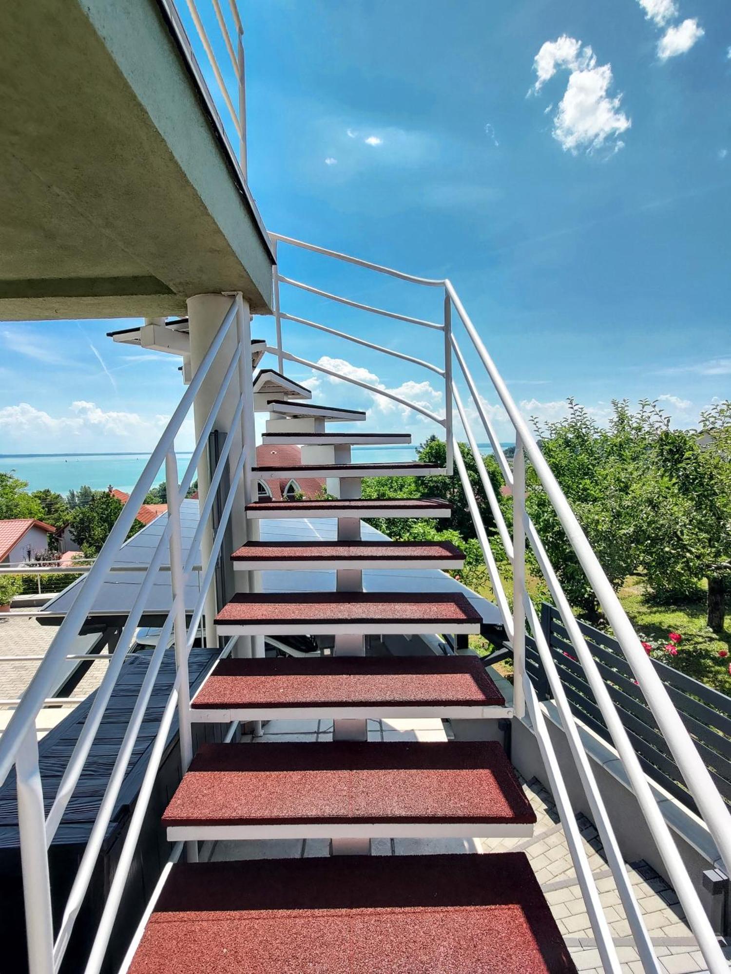 Fuegefa Apartman Balatonalmadi Exterior photo