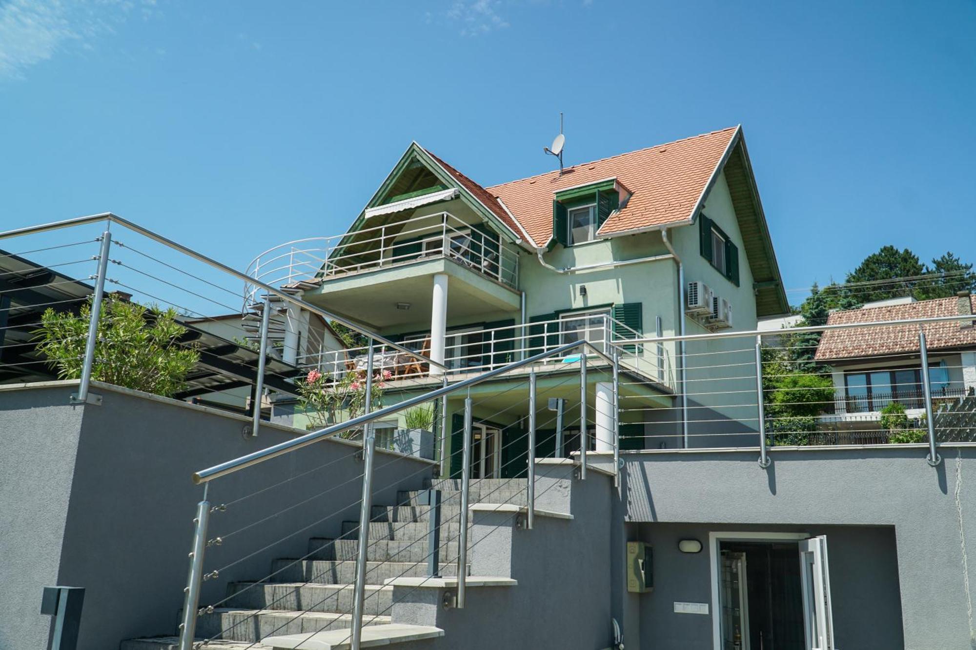 Fuegefa Apartman Balatonalmadi Exterior photo