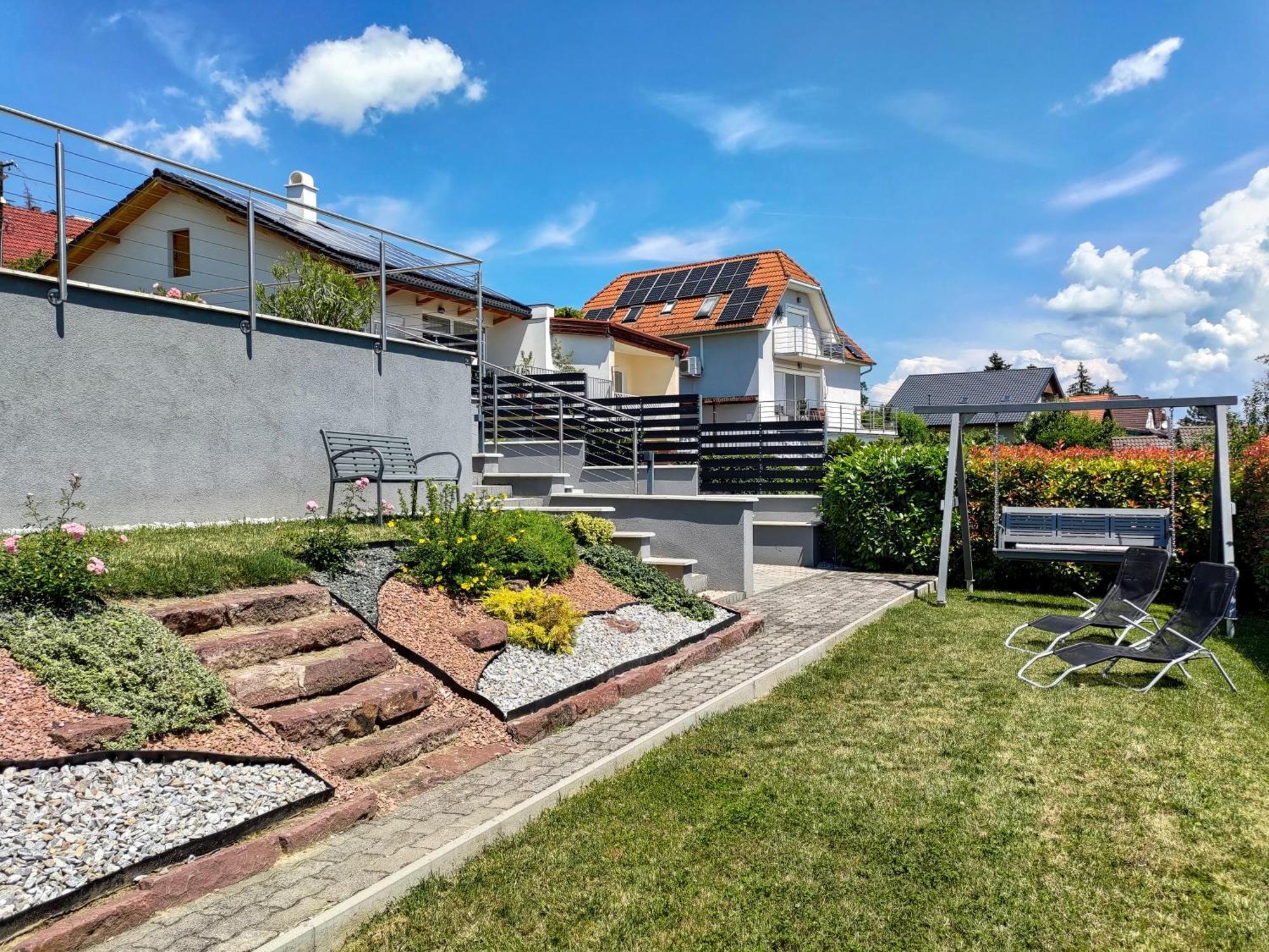 Fuegefa Apartman Balatonalmadi Exterior photo